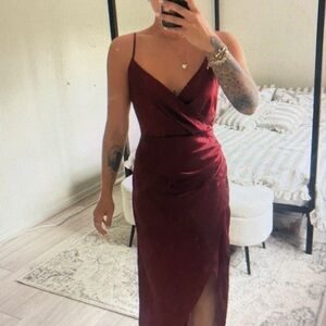 Elegant Burgundy Spaghetti Strap Dress